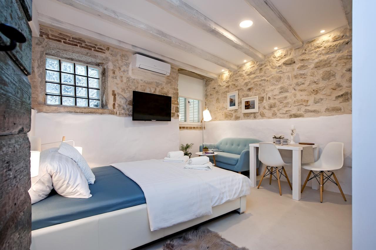 Luna Rooms And Studios Ровинь Экстерьер фото