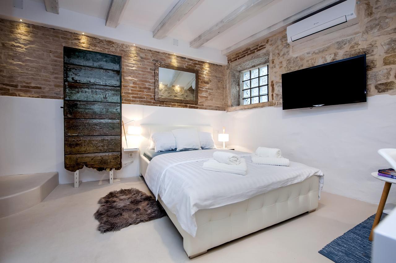 Luna Rooms And Studios Ровинь Экстерьер фото