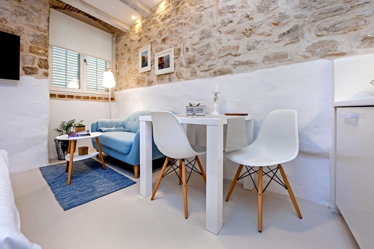Luna Rooms And Studios Ровинь Экстерьер фото