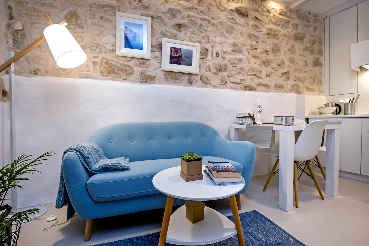 Luna Rooms And Studios Ровинь Экстерьер фото