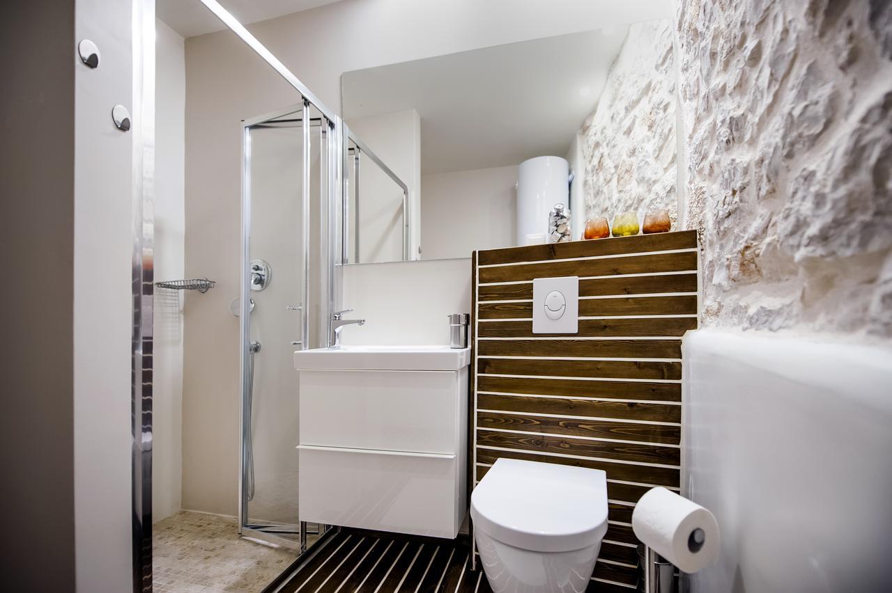 Luna Rooms And Studios Ровинь Экстерьер фото