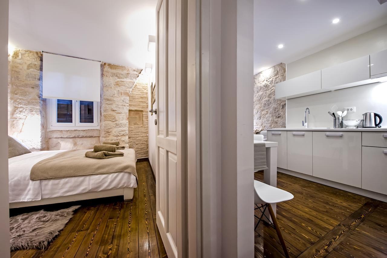Luna Rooms And Studios Ровинь Экстерьер фото