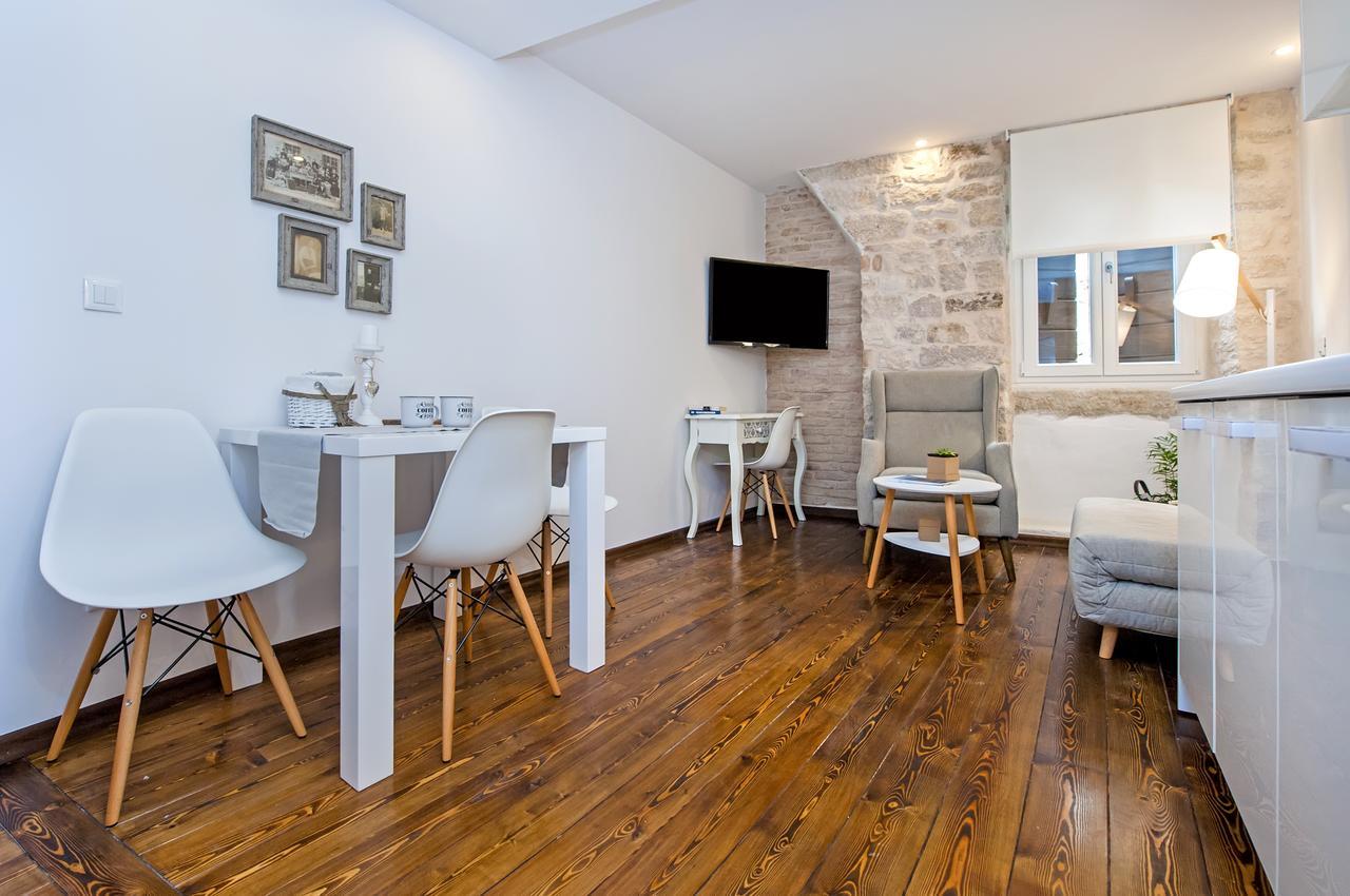 Luna Rooms And Studios Ровинь Экстерьер фото