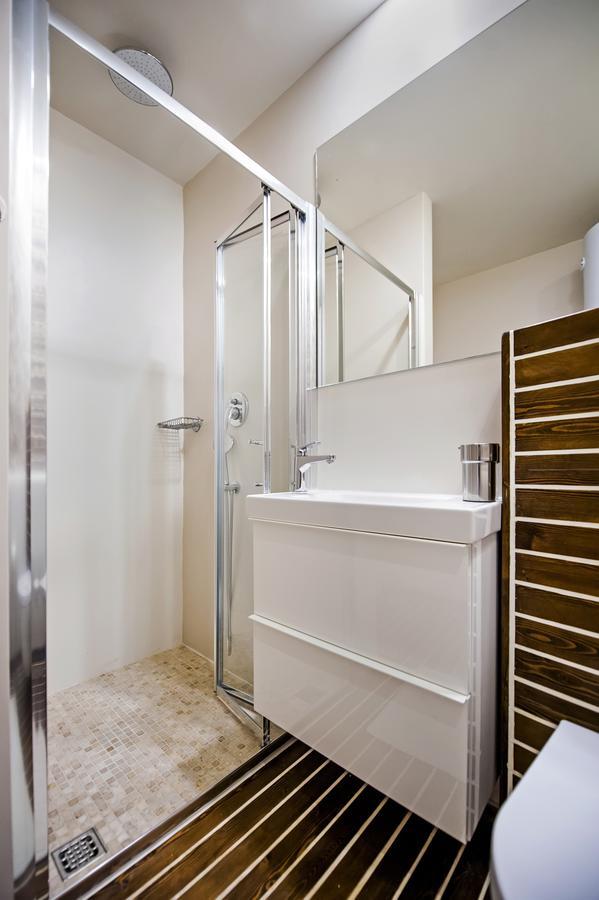 Luna Rooms And Studios Ровинь Экстерьер фото