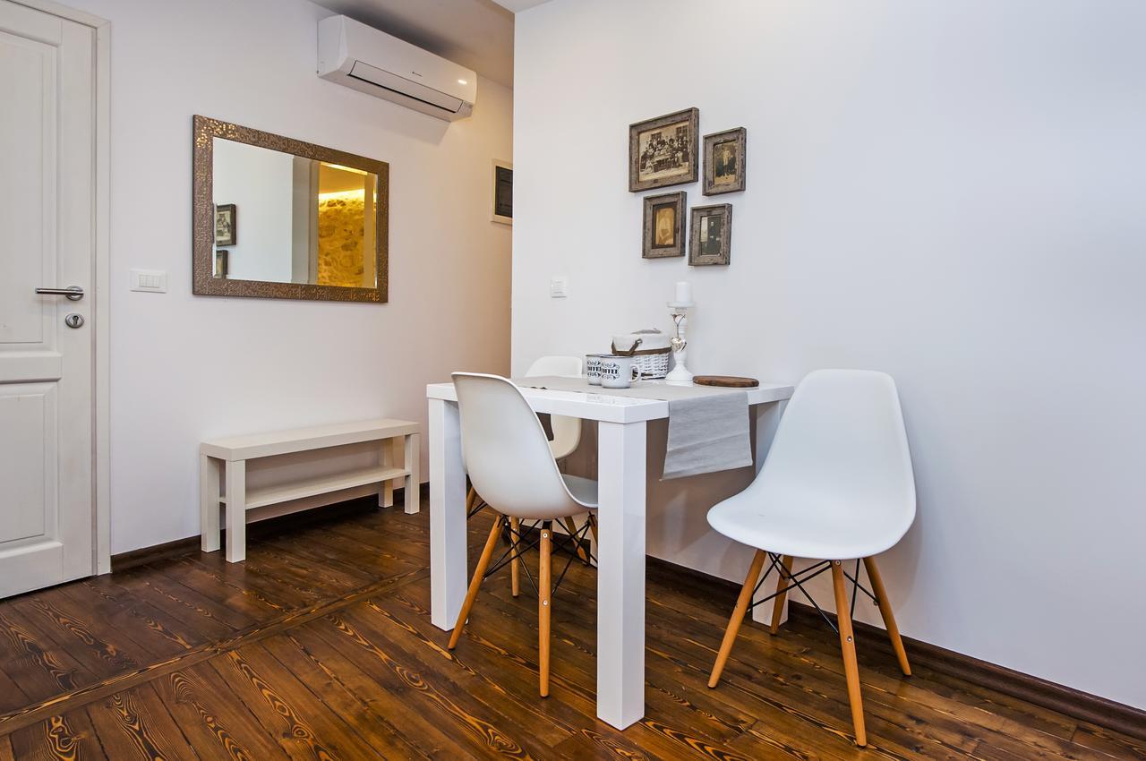 Luna Rooms And Studios Ровинь Экстерьер фото